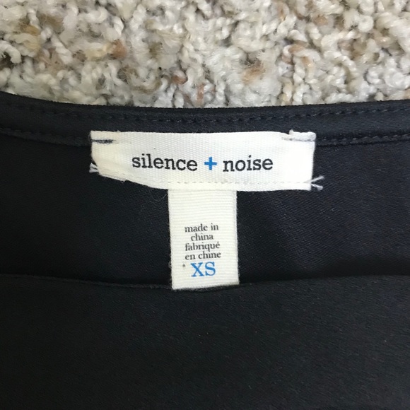 UO Silence + noise plunge neckline black dress XS - Picture 5 of 8